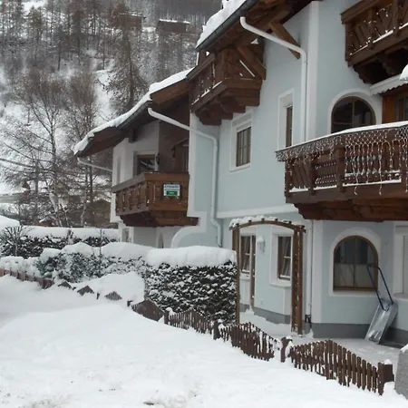 Apartment Cristallo *